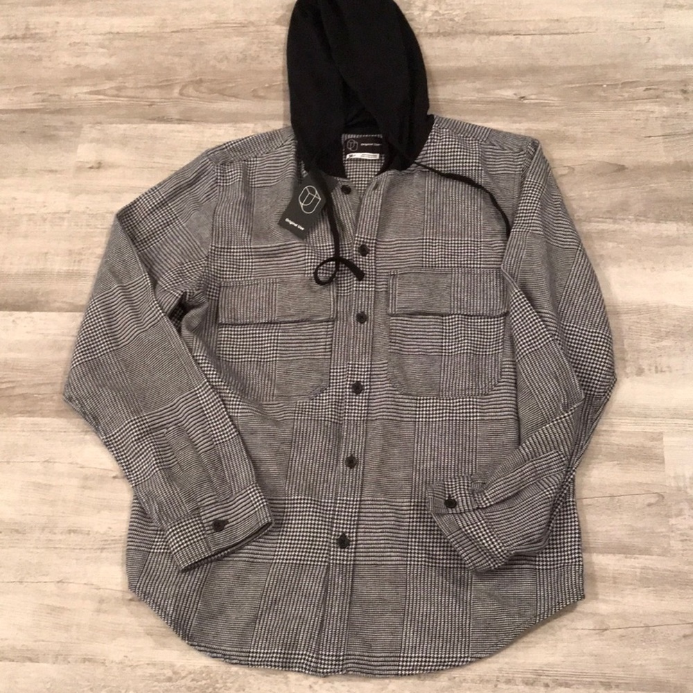Original use men’s shacket with hood new